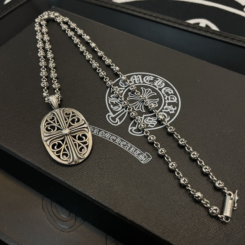 Ch*0me He**ts necklaces